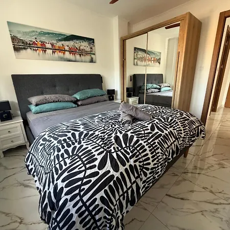 Costa Del Sol Apartman *